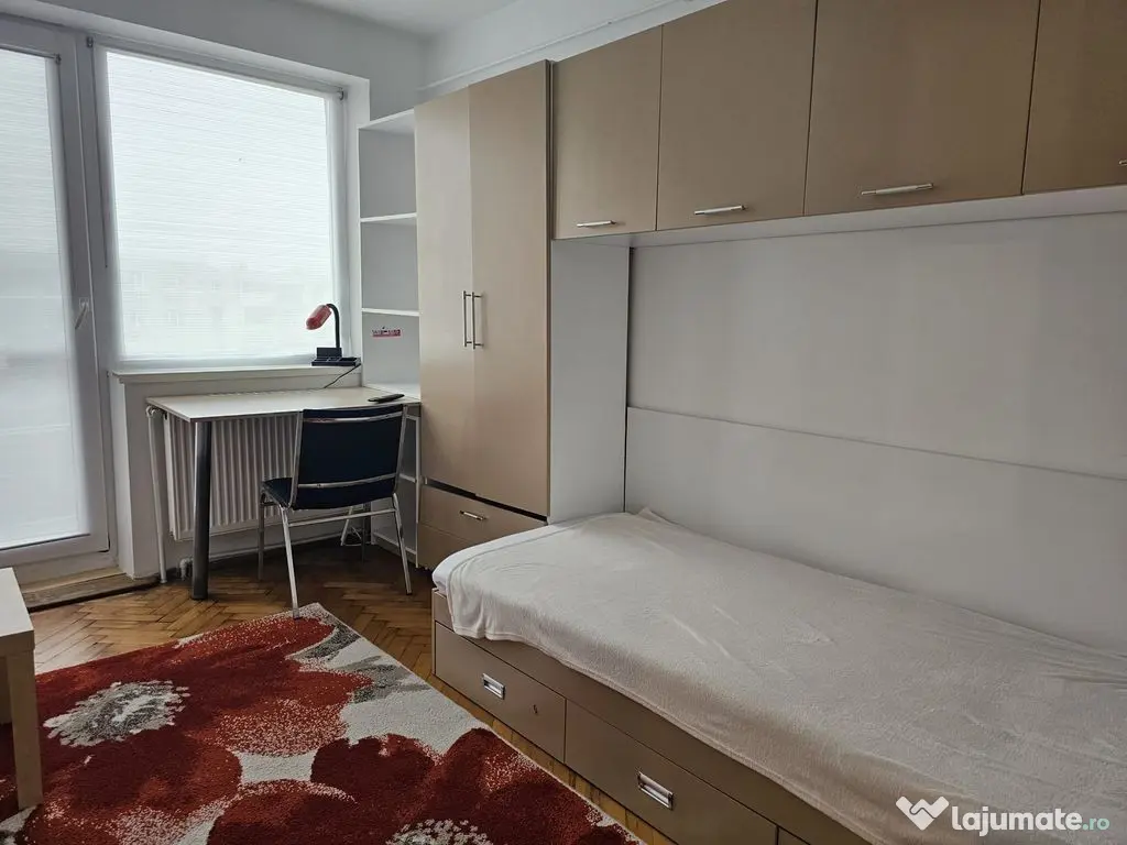 Apartament cu 3 camere, mobilat si utilat - Piata Centrala