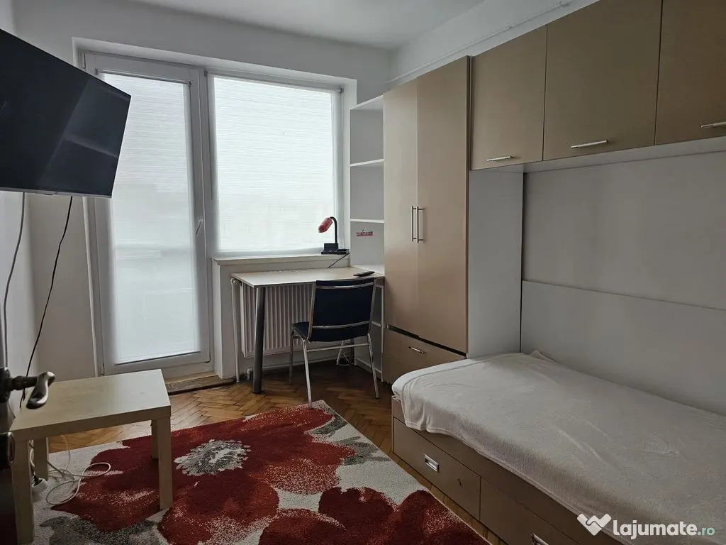 Apartament cu 3 camere, mobilat si utilat - Piata Centrala