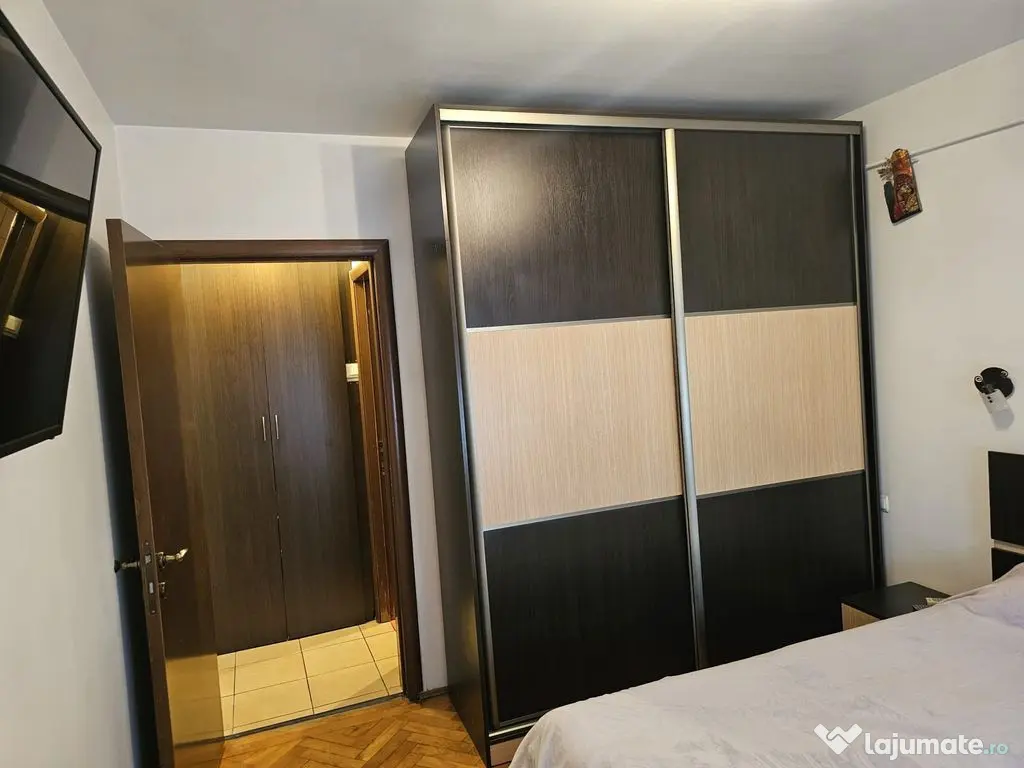 Apartament cu 3 camere, mobilat si utilat - Piata Centrala