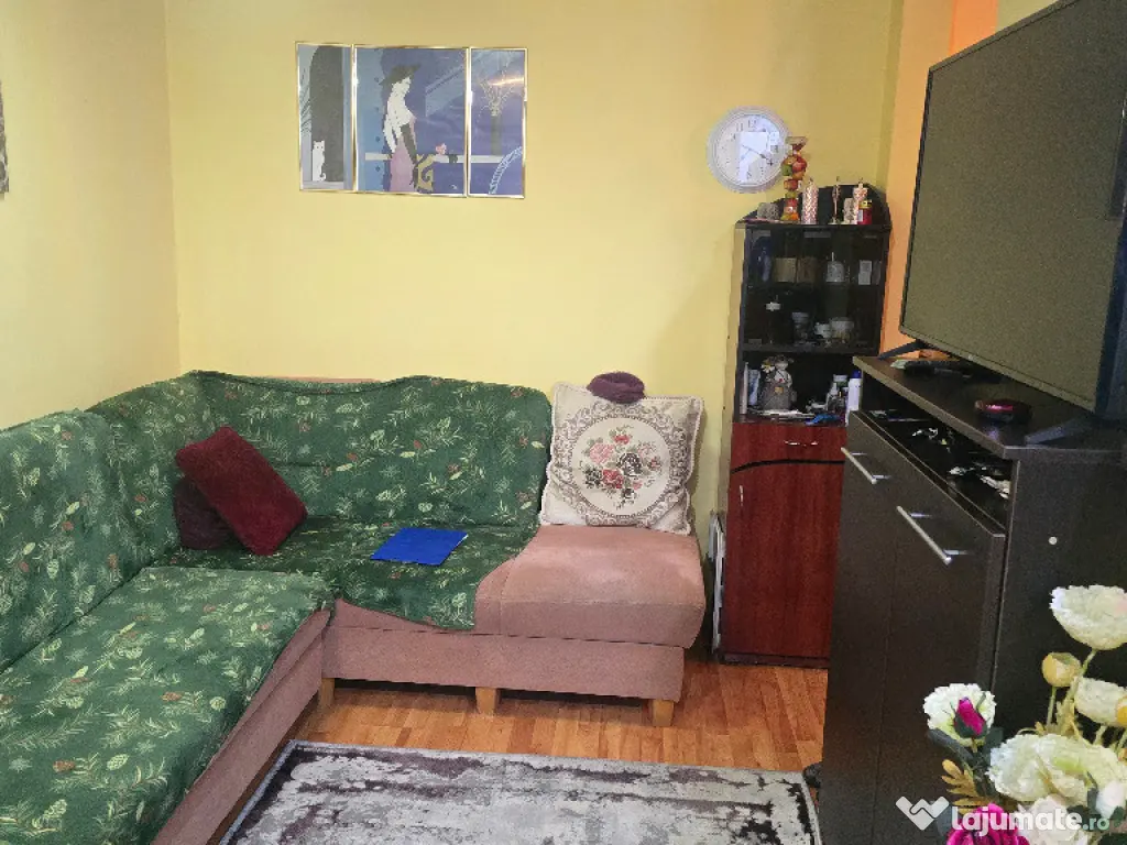 Vand apartament cu 3 camere in Deva, zona Dacia, mobilat, utilat 