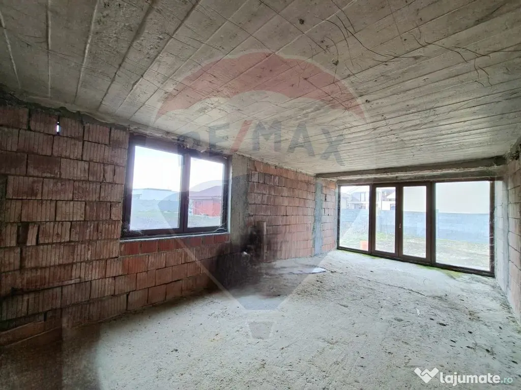 Casă în Vladimirescu, 5 camere, garaj, 1000 mp teren. C... 