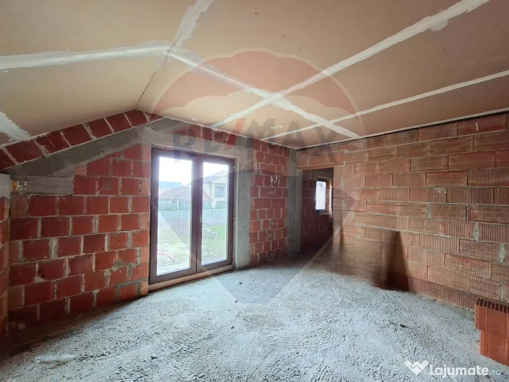 Casă în Vladimirescu, 5 camere, garaj, 1000 mp teren. C... 