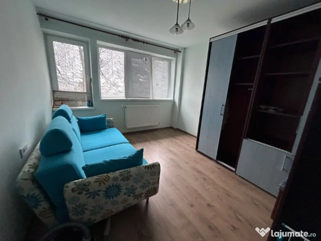 - Apartament 2 camere Renovat Total, zona Garii. Suprafata 4 