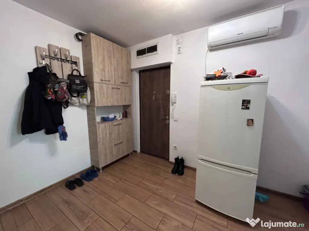 - Apartament 2 camere Renovat Total, zona Garii. Suprafata 4 