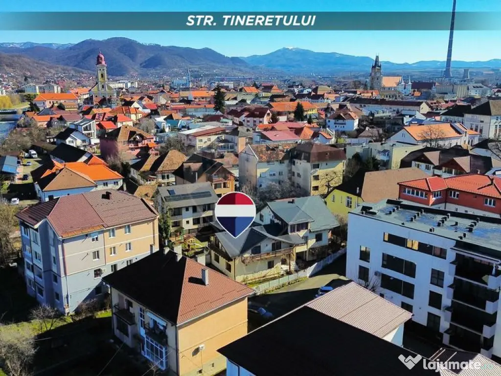 Casă / Vilă cu 5 camere de vânzare în zona Orasul Vechi 