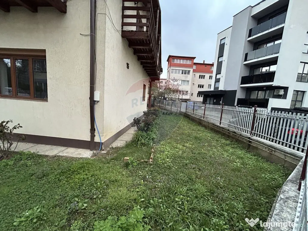 Casă / Vilă cu 5 camere de vânzare în zona Orasul Vechi 