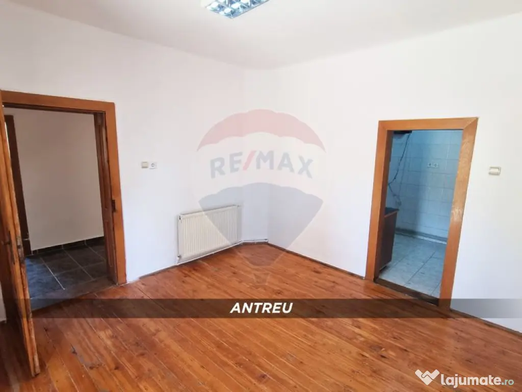 Casă / Vilă cu 5 camere de vânzare în zona Orasul Vechi 