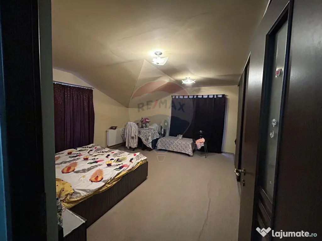 Casă / Vilă cu 5 camere de vânzare în zona Orasul Vechi 