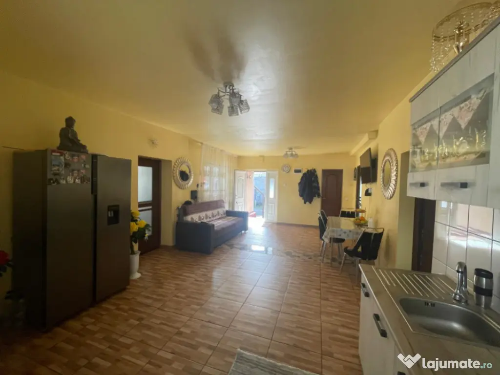 Casă unifamilială cu curte proprie, 100 mp, zona Ferneziu 