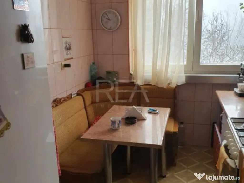 2 camere, et 7/8, 50 mp-Drumul Taberei, Mall Plaza 