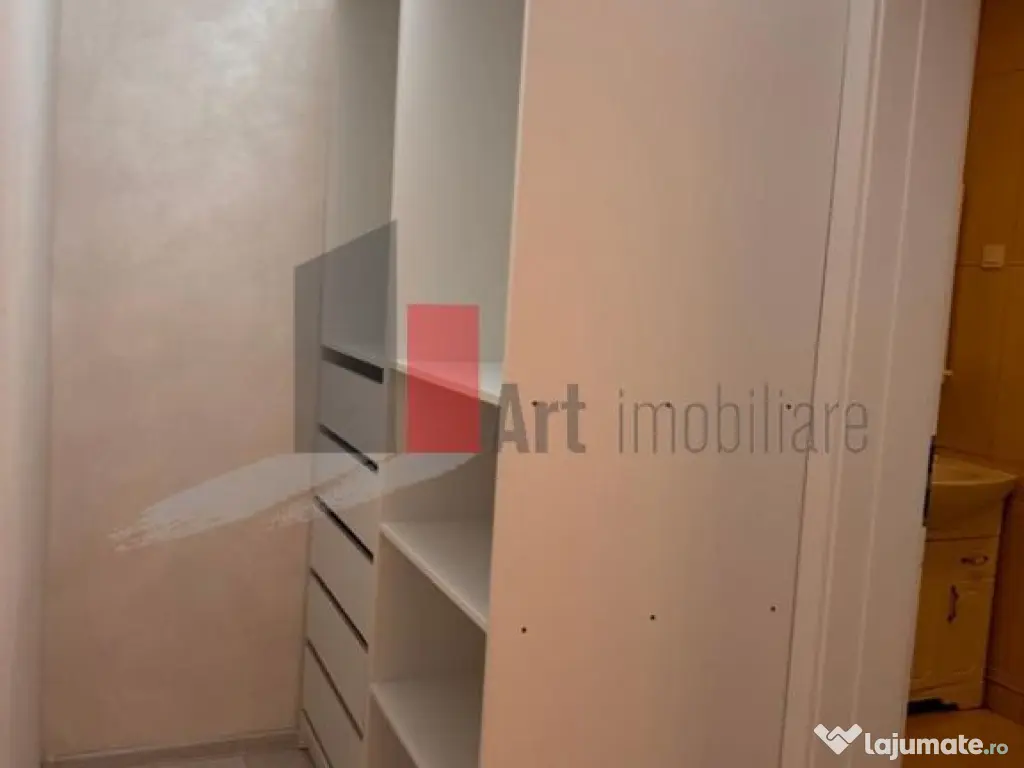 Vanzare apartament 3 camere si curte,loc de parcare Padur...