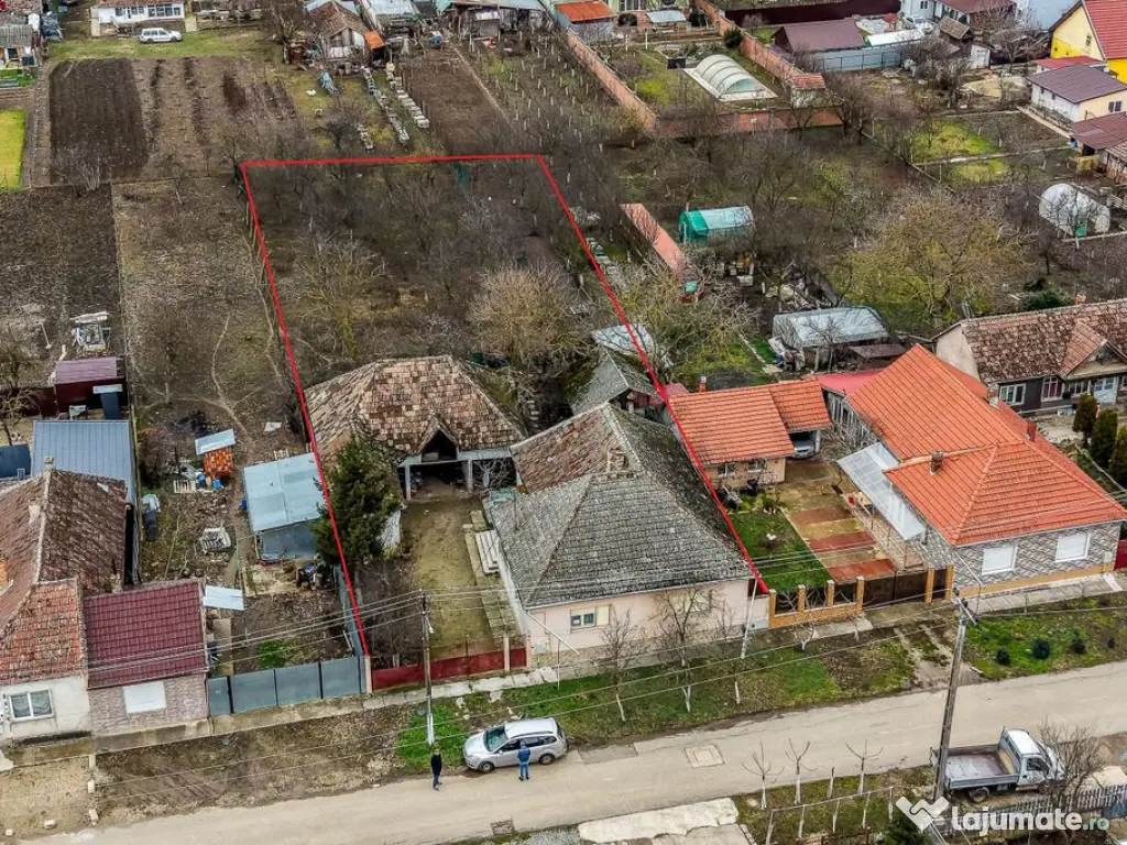 Casă de vanzare cu 3 camere in Chisineu Cris - Locuința... 