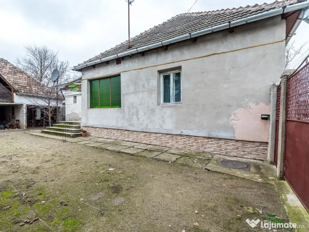 Casă de vanzare cu 3 camere in Chisineu Cris - Locuința... 