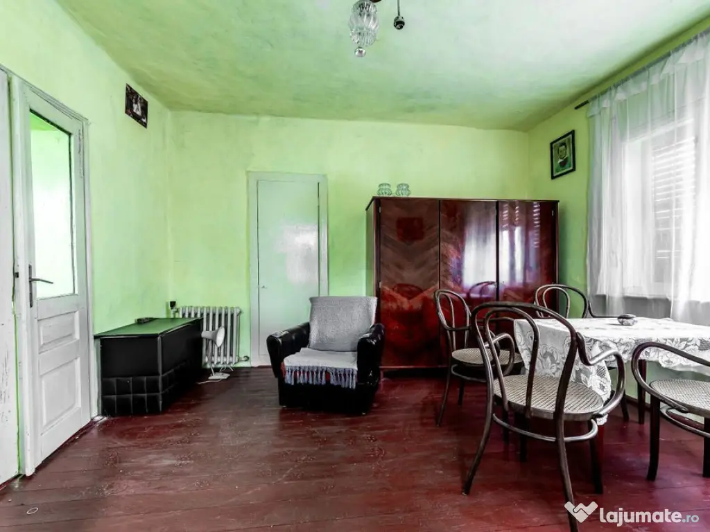 Casă de vanzare cu 3 camere in Chisineu Cris - Locuința... 