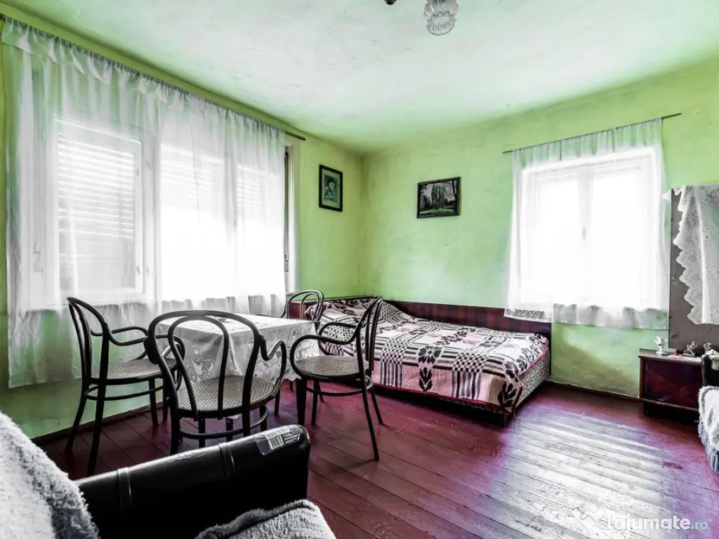 Casă de vanzare cu 3 camere in Chisineu Cris - Locuința... 