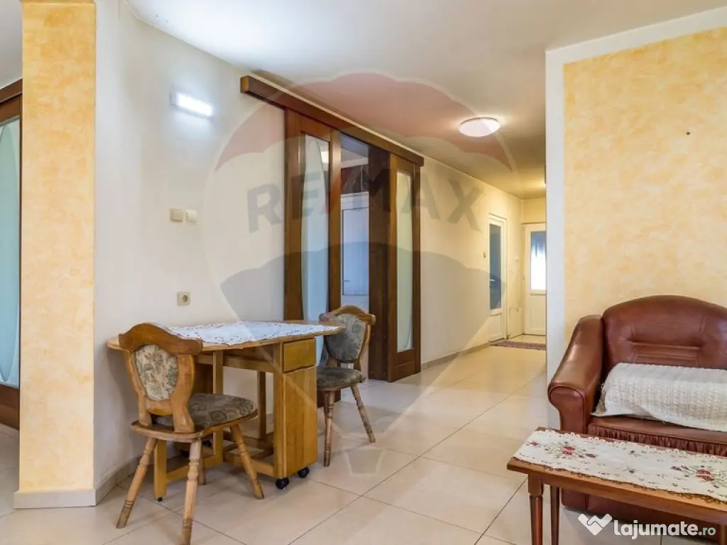 Casa cu 6 camere de vanzare, zona Centrala, Huedin 