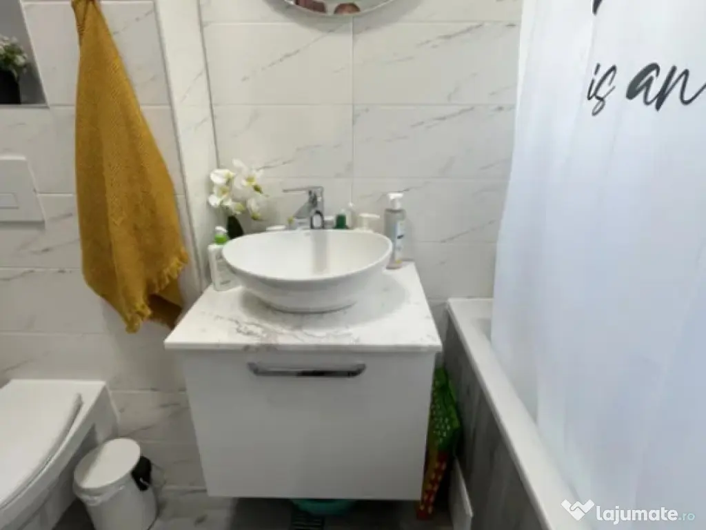 Apartament 3 camere, decomandat - zona Tractorul 