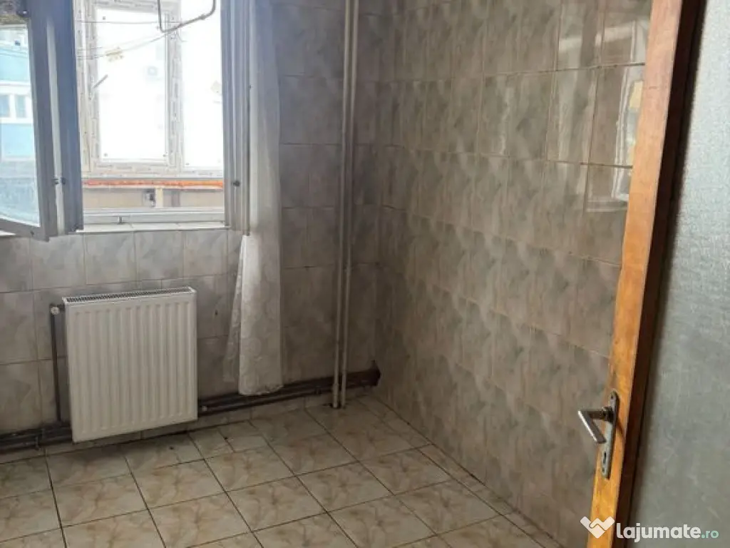 3 camere Decomandat 65 mp, Strada Modoran Ene