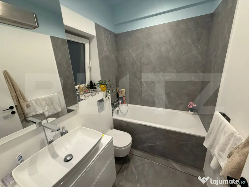 Apartament 3 camere decomandat, 98 mp, zona Sfintii Apostoli