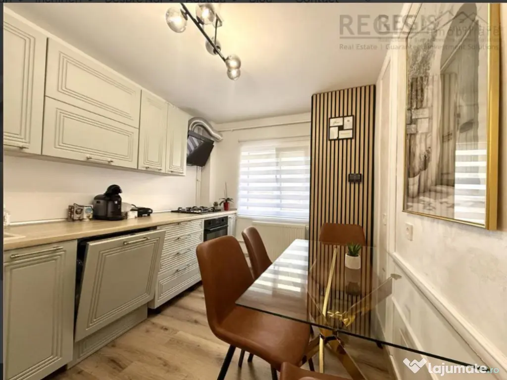 Apartament 4 camere modern cu parcare si boxa zona Spitalulu 