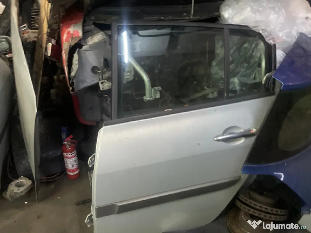 Uși Renault Megan 2 hatchback an 2005