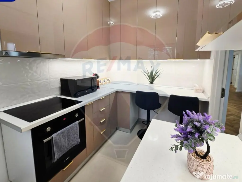 Apartament 4 camere de închiriat – Bd. Unirii / Str. V...