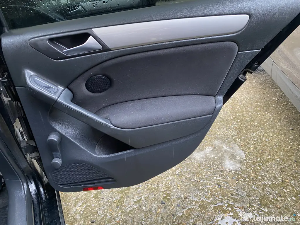 Vând Golf 6 1.6 TDI 105 CP 