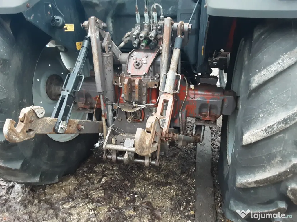 Tractor Massey-Ferguson 130 cp 