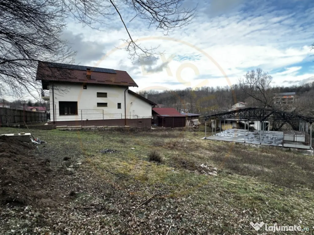 Teren 844 mp + Fundatie + Garaj | Smeura