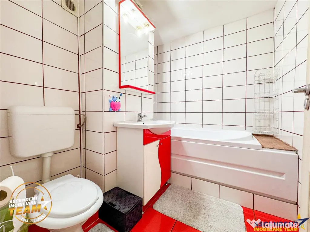 FILM!Apartament 3 camere,decomandat, vedere panoramica,Garii 