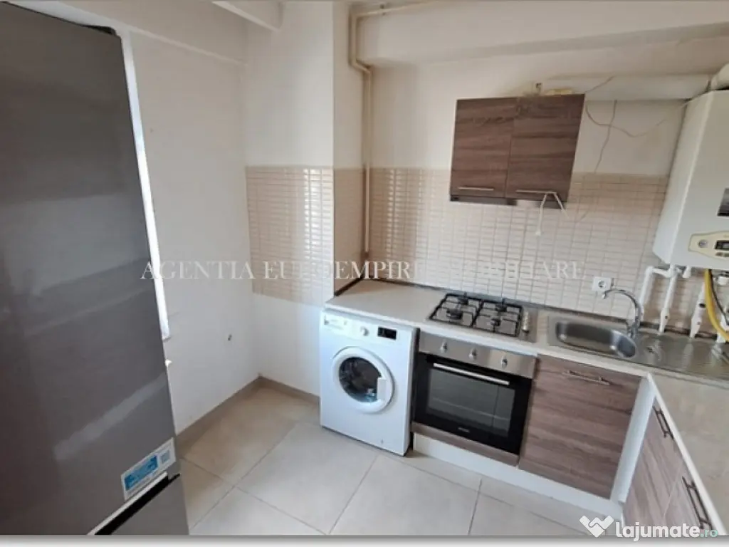 Apartament 3 camere decomandat de vanzare in Constanta, Bloc 2011