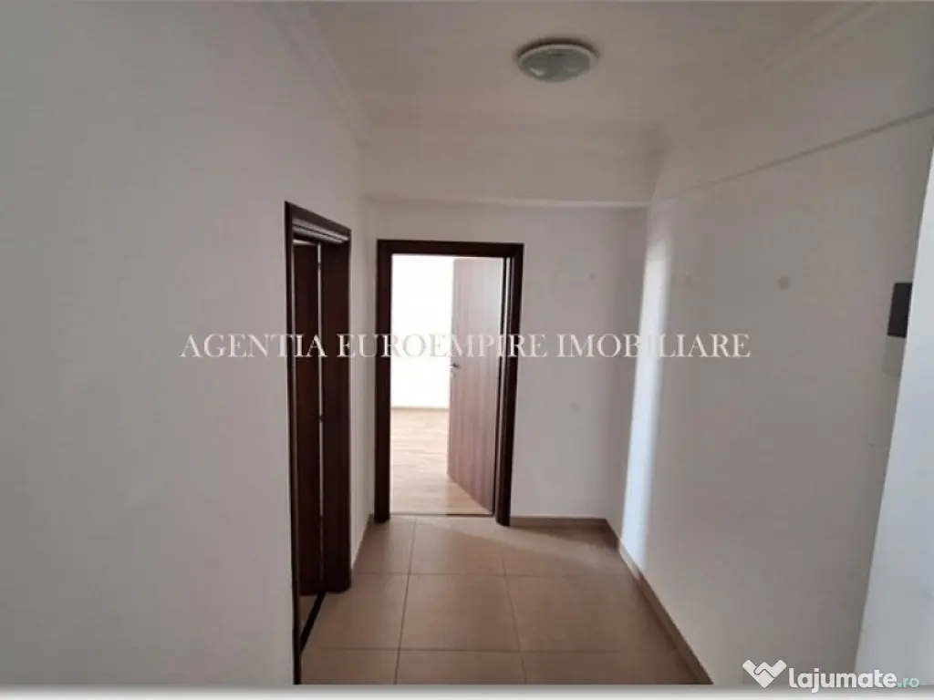 Apartament 3 camere decomandat de vanzare in Constanta, Bloc 2011