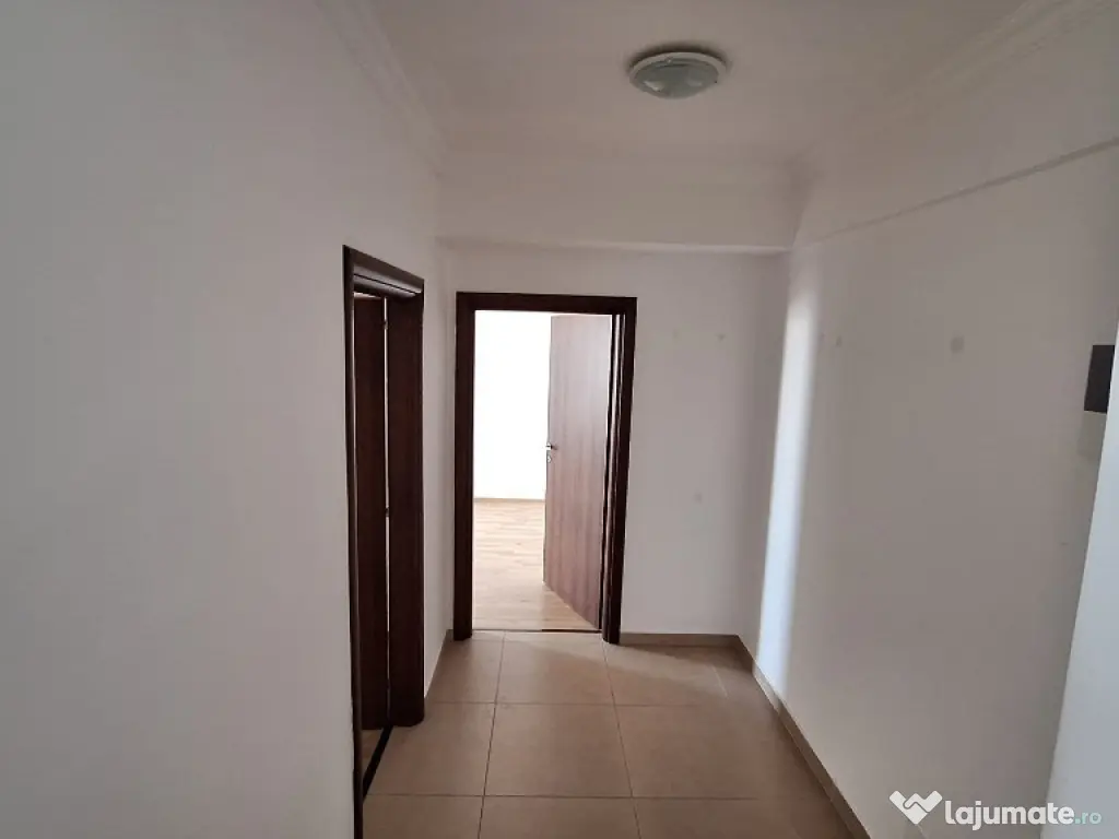 Apartament 3 camere decomandat de vanzare in Constanta, Bloc 2011