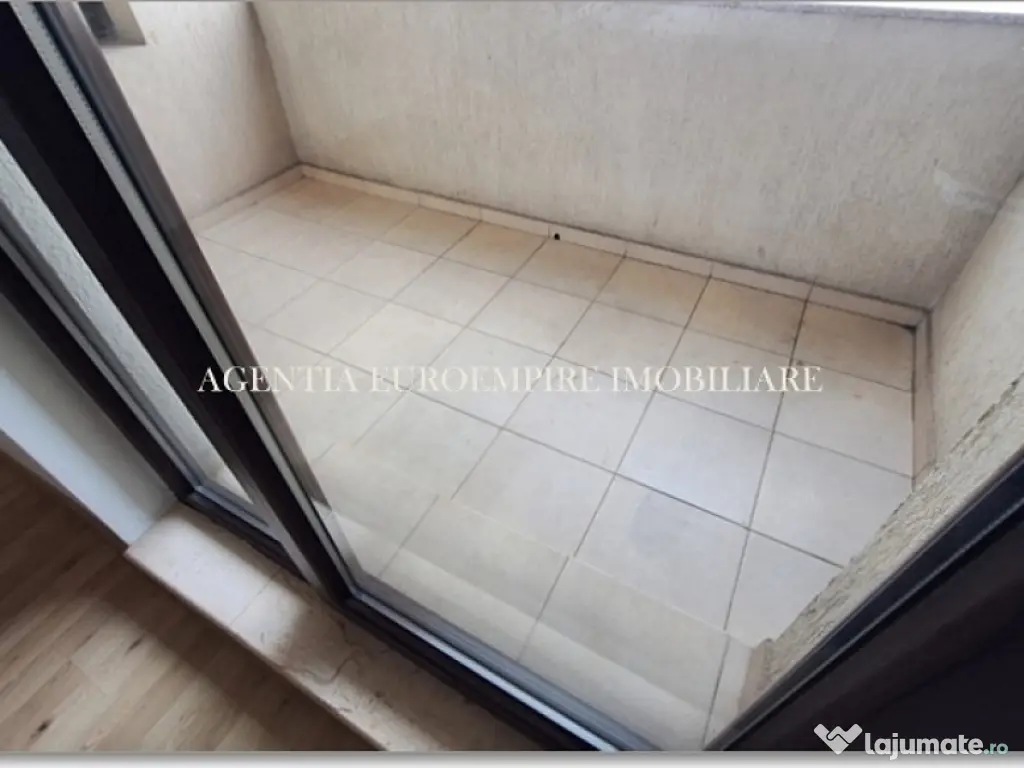 Apartament 3 camere decomandat de vanzare in Constanta, Bloc 2011