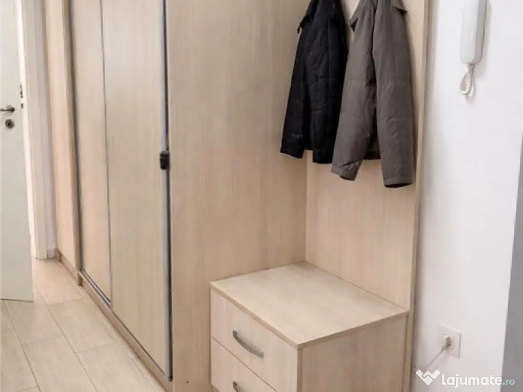 Apartament trei camere, decomandat, etaj2, Maurer Tractorul, 