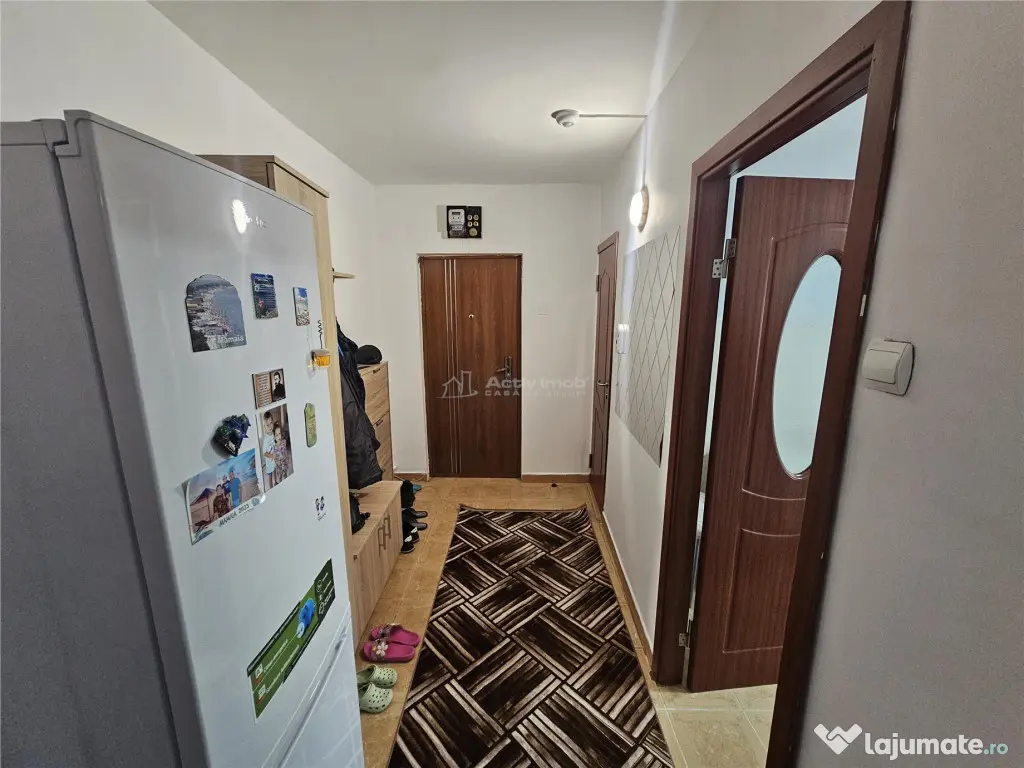 Resita, 3 Cam. Cf. 1, Mobilat Utilat, Et. 1, Bulevard, Micro