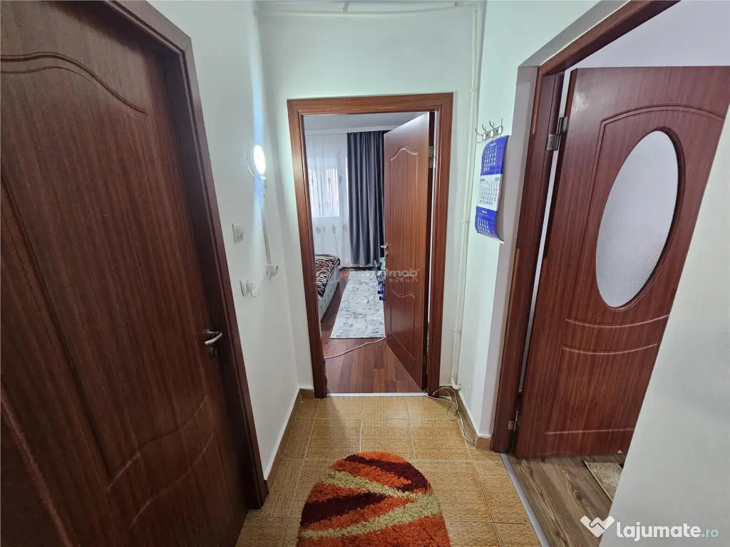 Resita, 3 Cam. Cf. 1, Mobilat Utilat, Et. 1, Bulevard, Micro