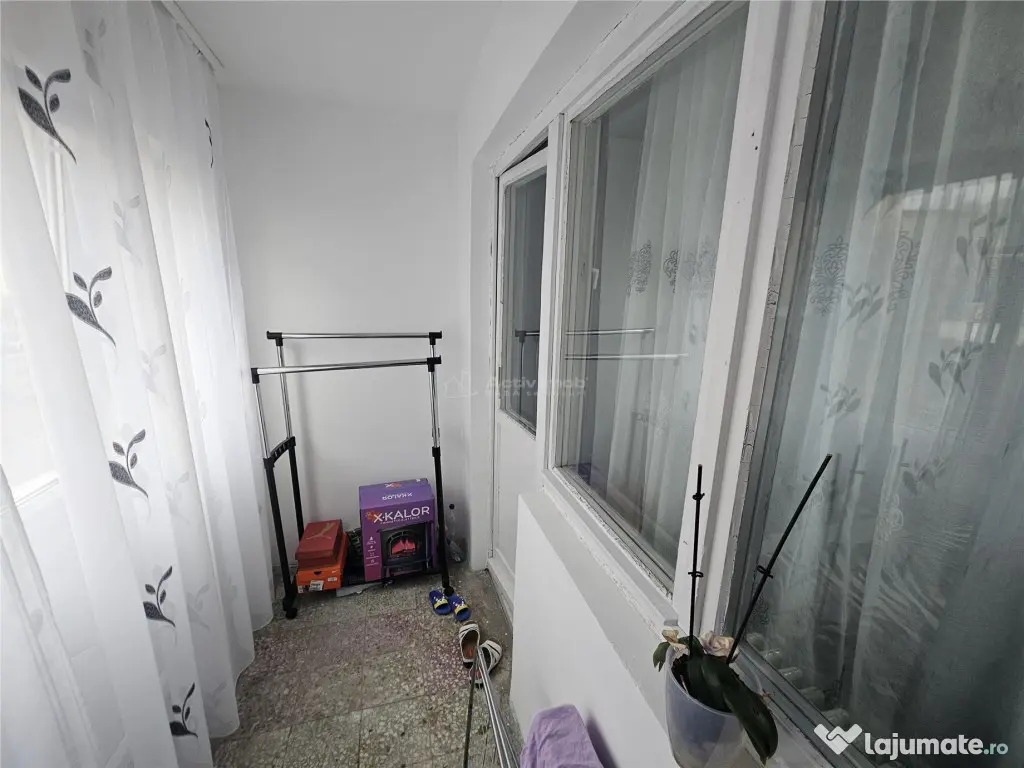 Resita, 3 Cam. Cf. 1, Mobilat Utilat, Et. 1, Bulevard, Micro