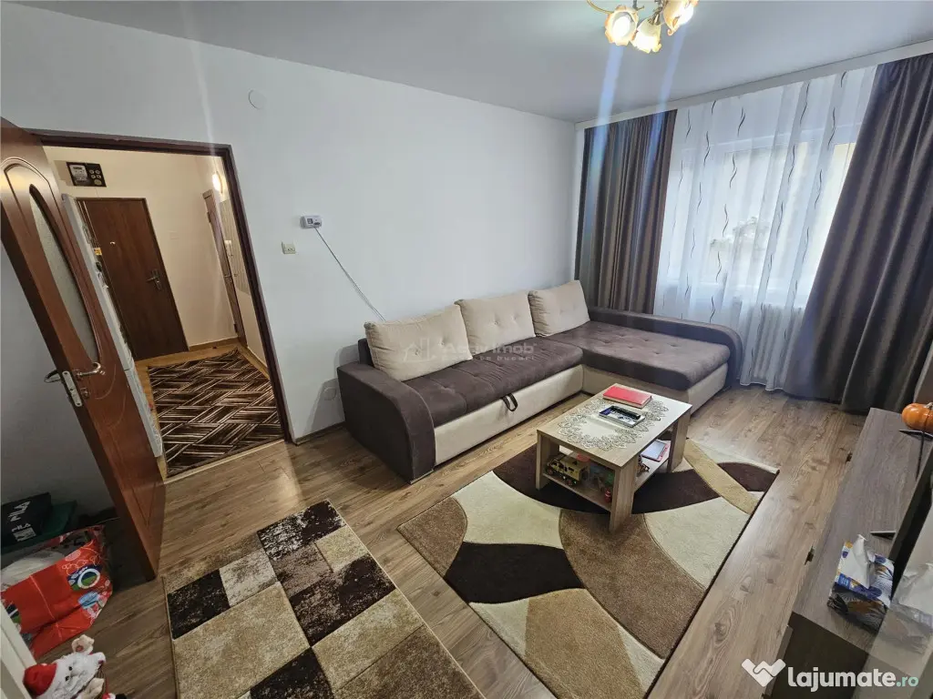 Resita, 3 Cam. Cf. 1, Mobilat Utilat, Et. 1, Bulevard, Micro