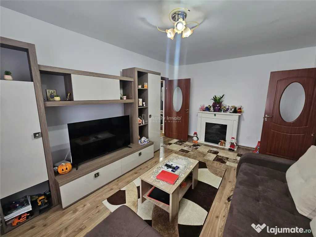 Resita, 3 Cam. Cf. 1, Mobilat Utilat, Et. 1, Bulevard, Micro