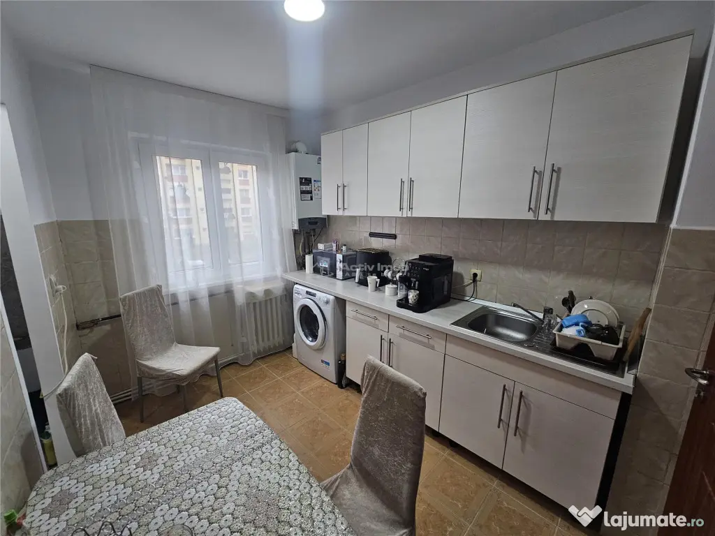 Resita, 3 Cam. Cf. 1, Mobilat Utilat, Et. 1, Bulevard, Micro