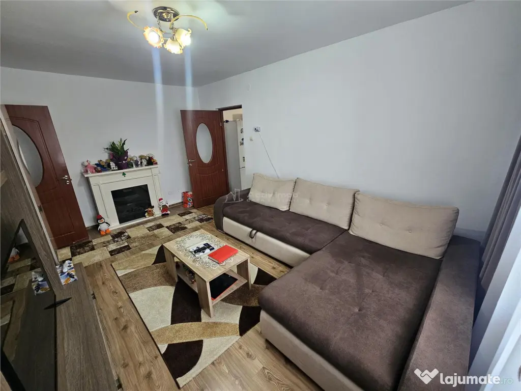 Resita, 3 Cam. Cf. 1, Mobilat Utilat, Et. 1, Bulevard, Micro