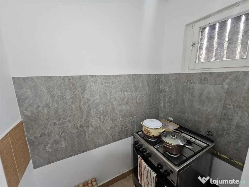 Resita, 3 Cam. Cf. 1, Mobilat Utilat, Et. 1, Bulevard, Micro