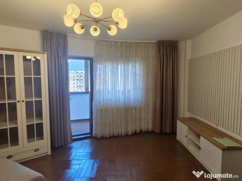 Apartament, 2 camere, ultracentral, etajul 8, Ploiești 