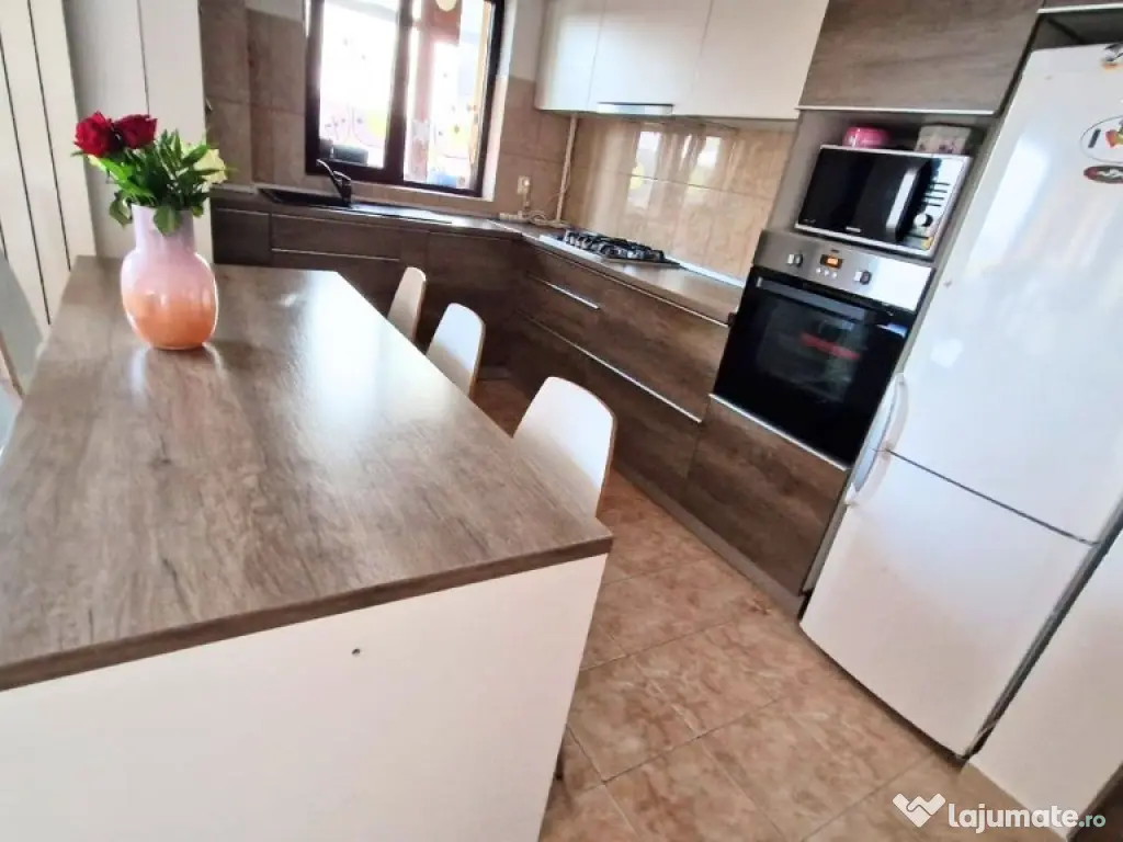 Apartament de vânzare,3 camere,bloc cu piscină Pitești,Tancodrom