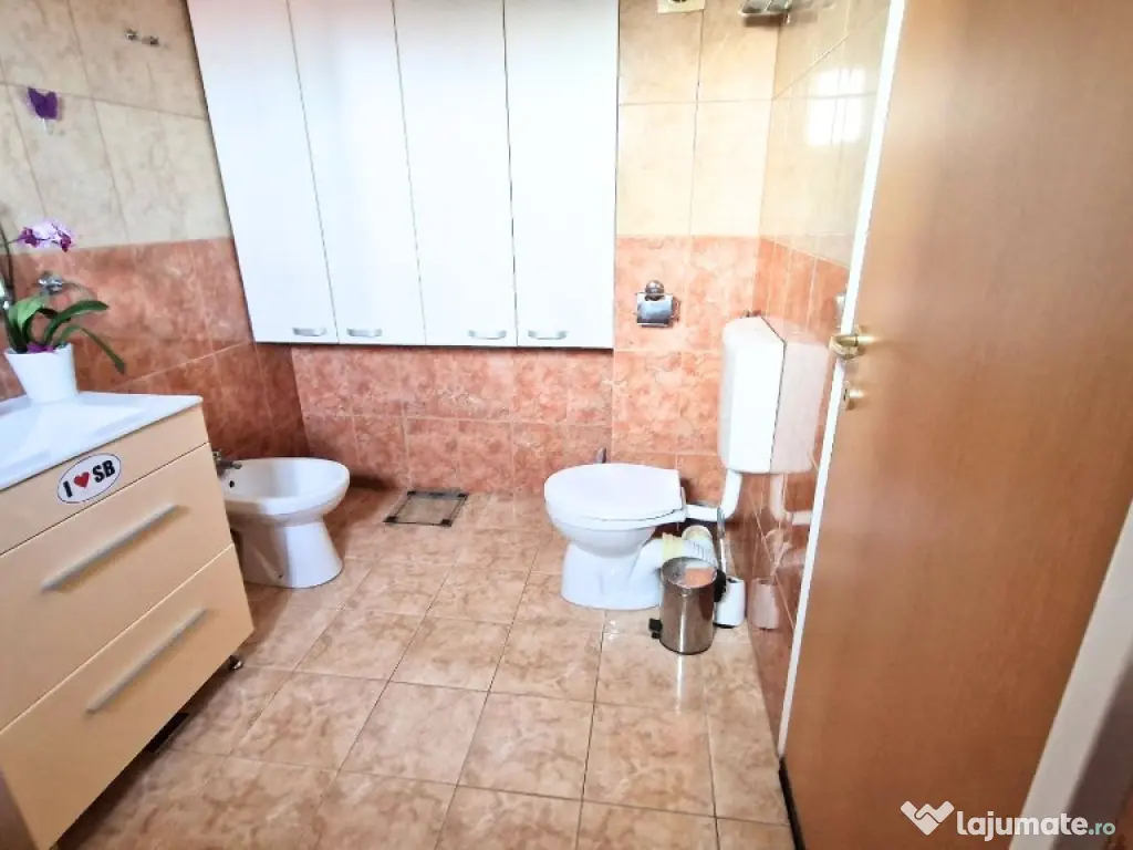 Apartament de vânzare,3 camere,bloc cu piscină Pitești,Tancodrom