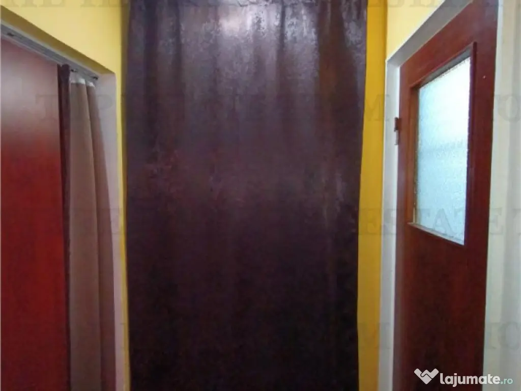 Apartament frumos cu doua camere la parter plus boxa intr-un 