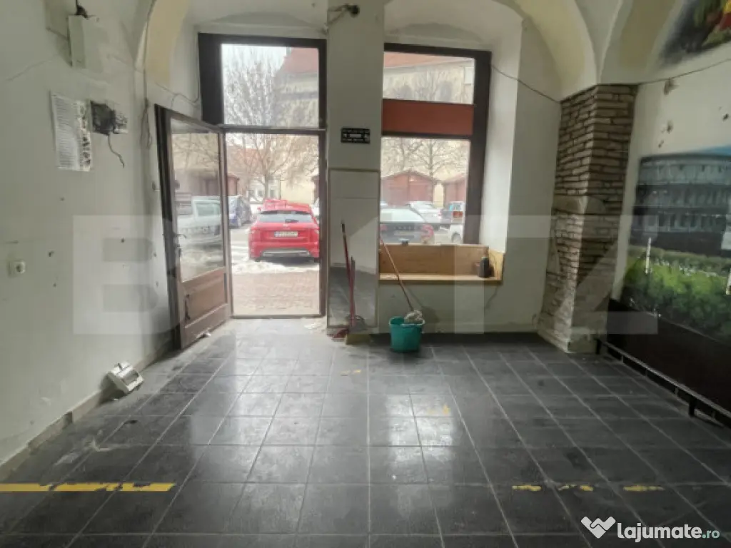 BLITZ oferă spre vânzare spațiu comercial în Piața Cent 