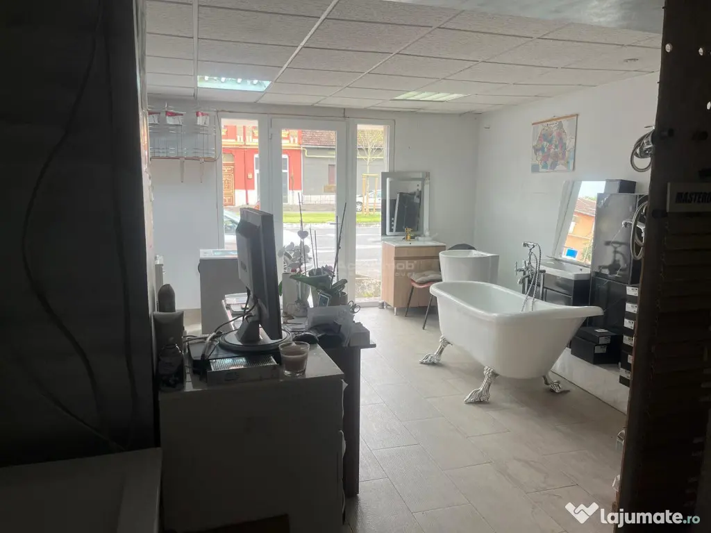 Caransebes, Chirie, Spatiu Comercial/Birouri 