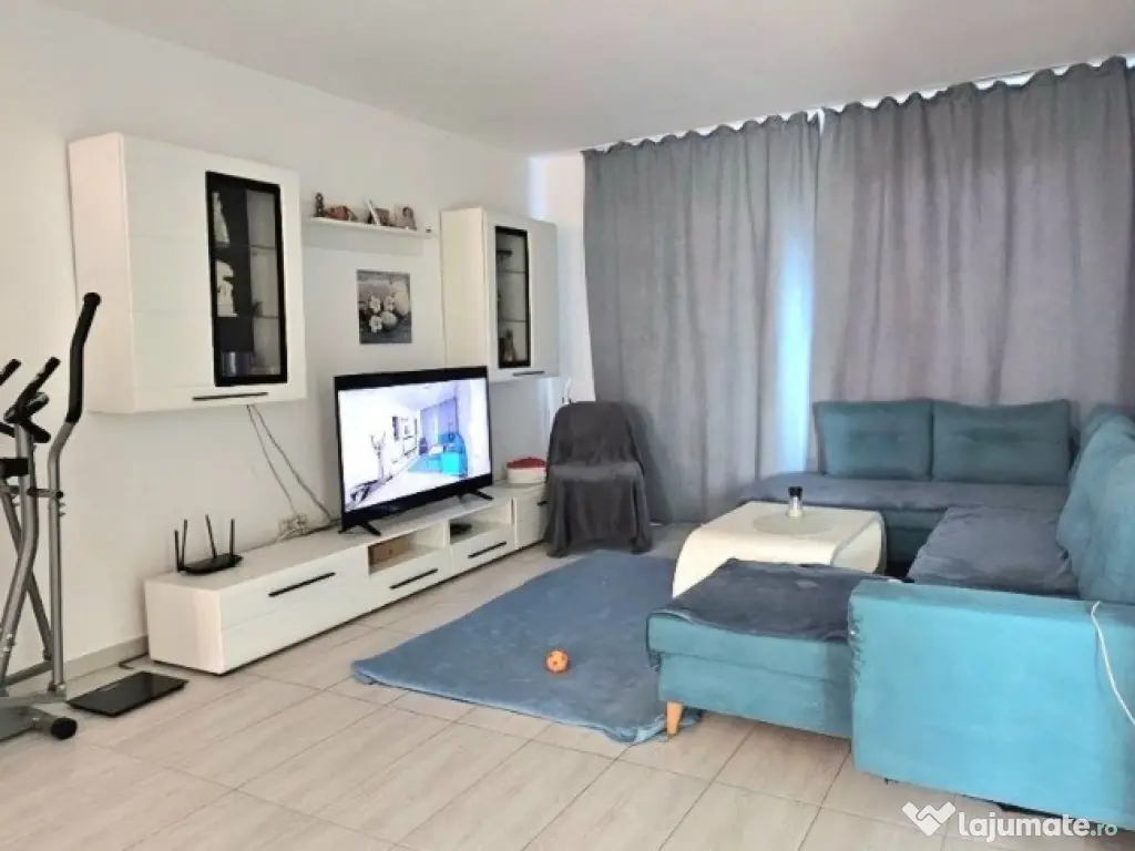 Vând casă in duplex